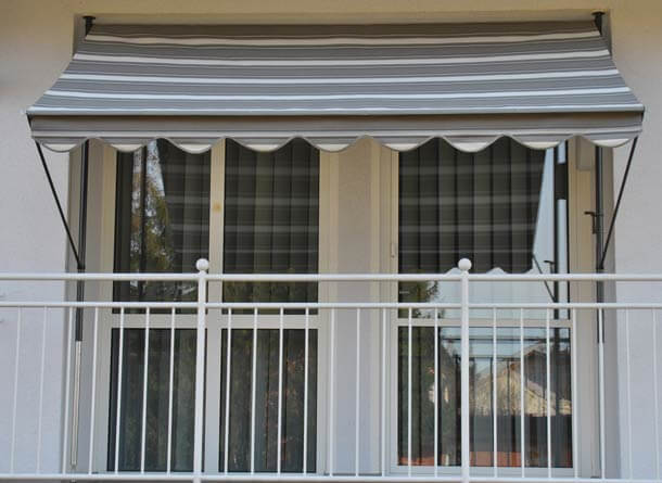 https://www.balancelle-paradis.fr/images/product_images/thumbnail_images/2109_0_store-balcon-no-2800-balancelle-paradis.jpg?v=1682597285